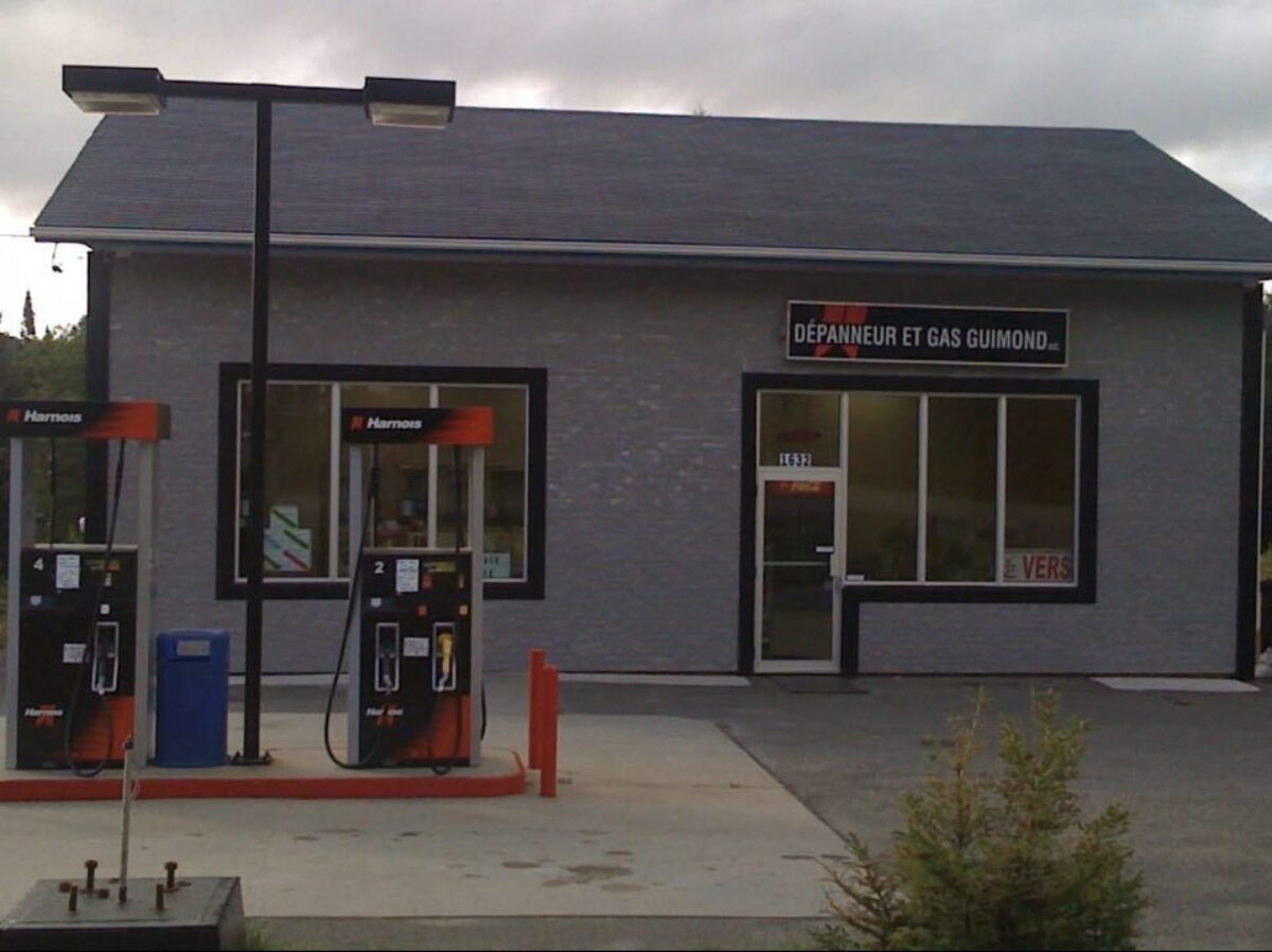 Gina Deer Depaneur and Gas station